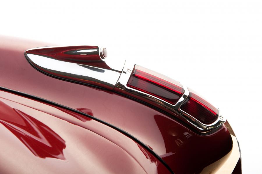  Cadillac Series 62 Convertible Coupe 1942 года  (фото 16 из 48)